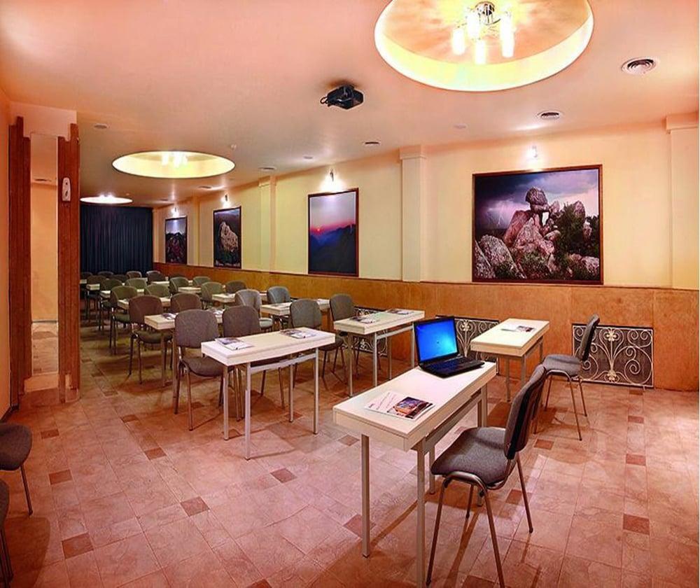 The Stay Boutique Hotel Central Square - Free Compliments - Free Wi-Fi - Top Location - Nearby Paid Parking Φιλιππούπολη Εξωτερικό φωτογραφία